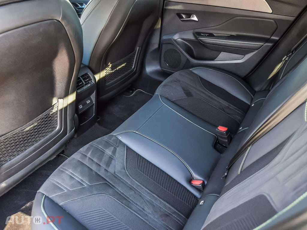 Peugeot 408 1.6 Hybrid GT e-EAT8
