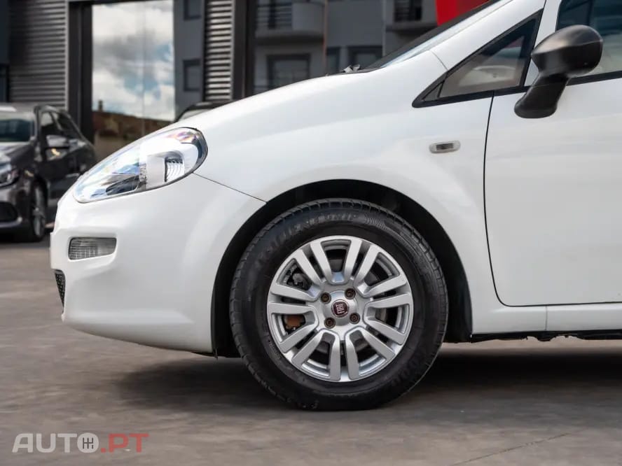 Fiat Punto 1.3 M-Jet Easy S&S — fotografia 6