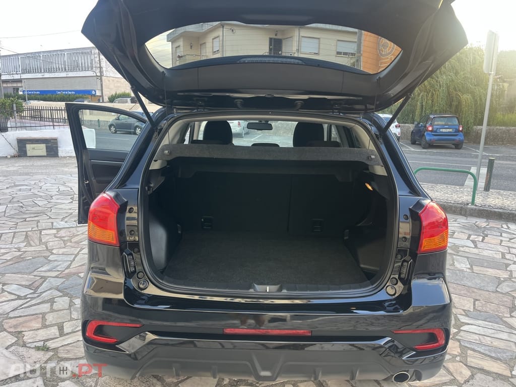 Mitsubishi ASX 1.6 DI-D Instyle Connect Edition
