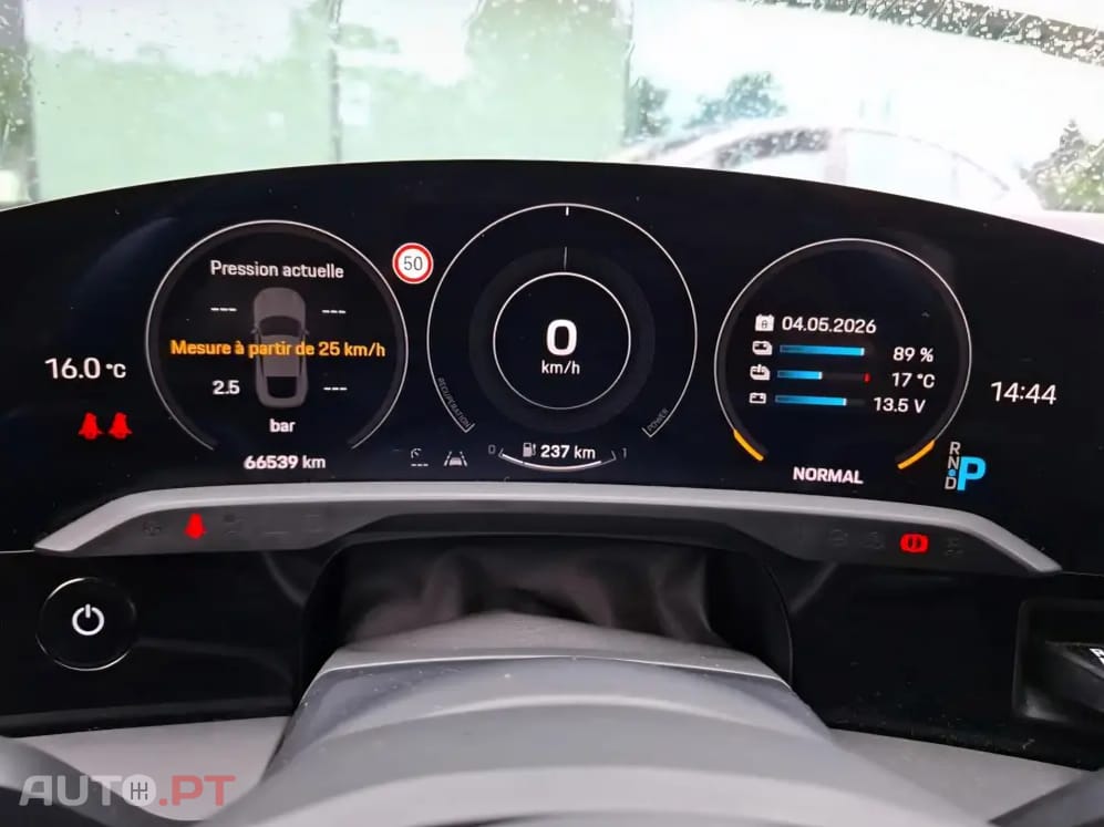 Porsche Taycan 4