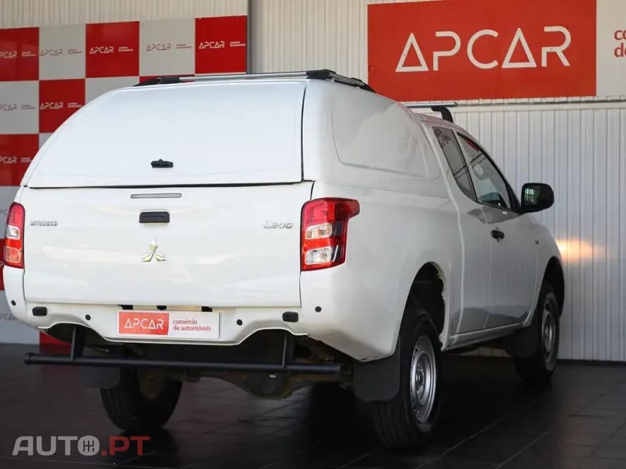 Mitsubishi L200 2.4 DI-D CD Invite Space Cab 3L 4WD