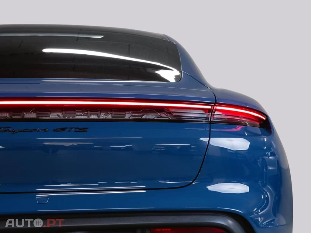 Porsche Taycan GTS I.V.A DEDUTIVEL 