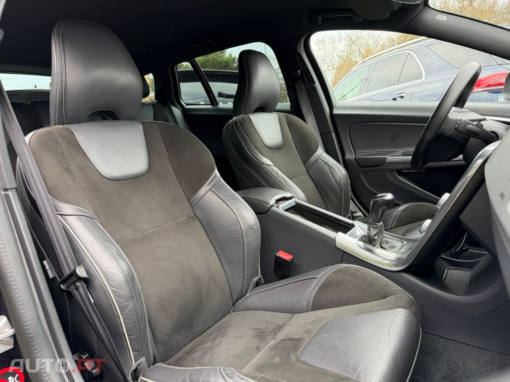 Volvo V60 2.0 D2 R-Design