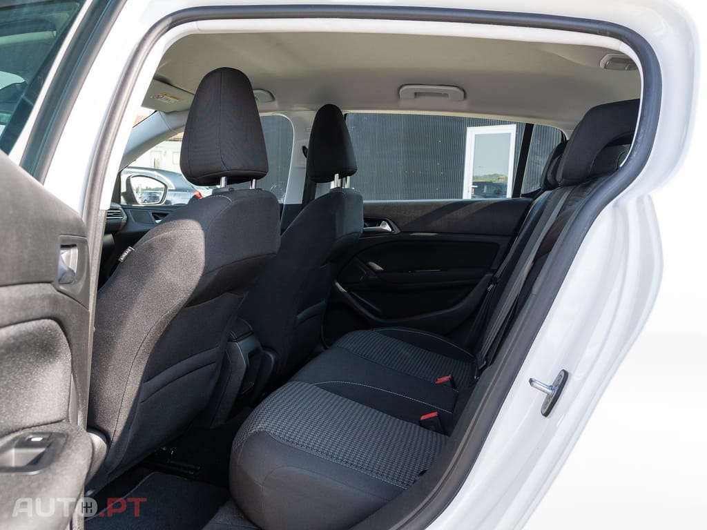 Peugeot 308 1.5 BlueHDi Business Line