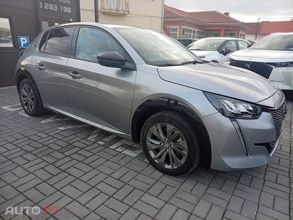 Peugeot E-208 50 kWh Allure Pack