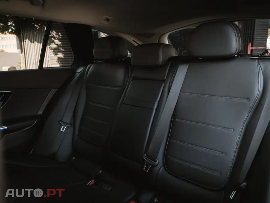 Mercedes-Benz C 300 e AMG Line