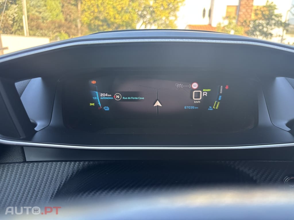 Peugeot E-2008 50 kWh Allure Pack