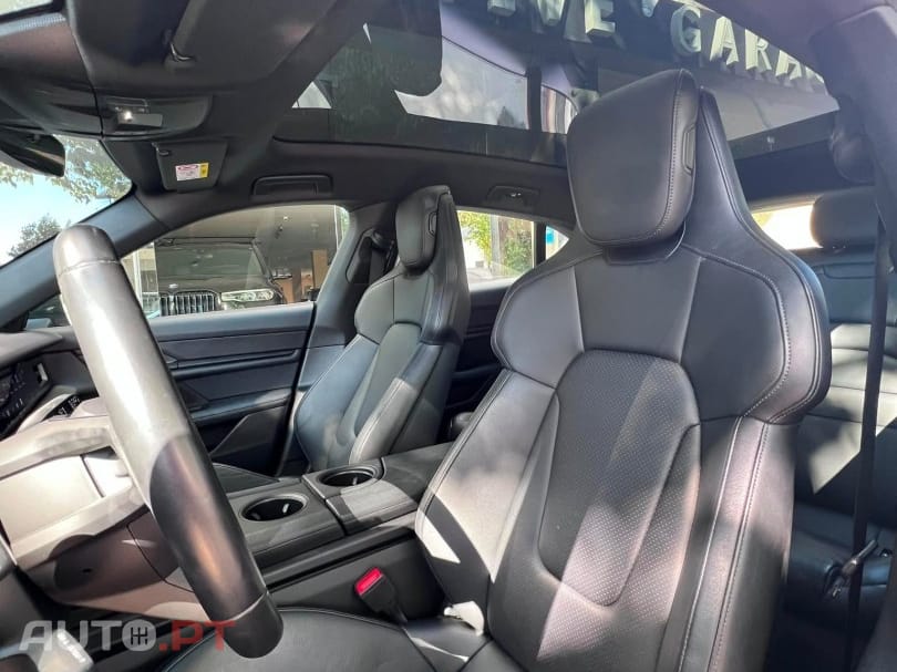 Porsche Taycan Standard