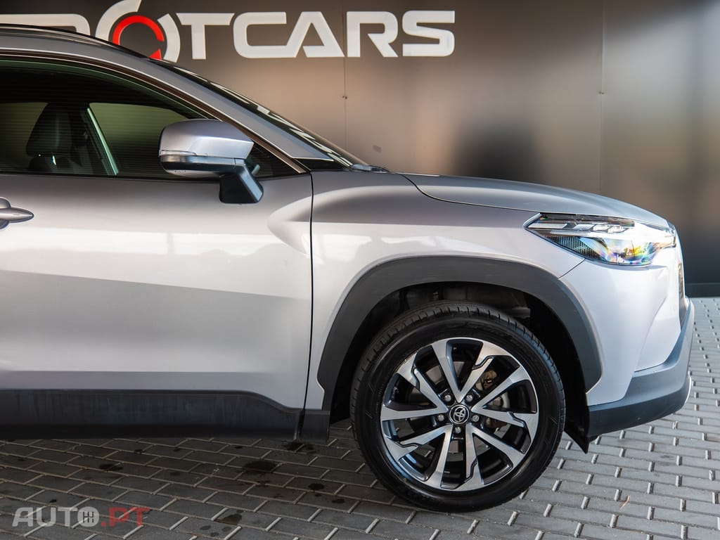 Toyota Corolla Cross 2.0 Hybrid Luxury
