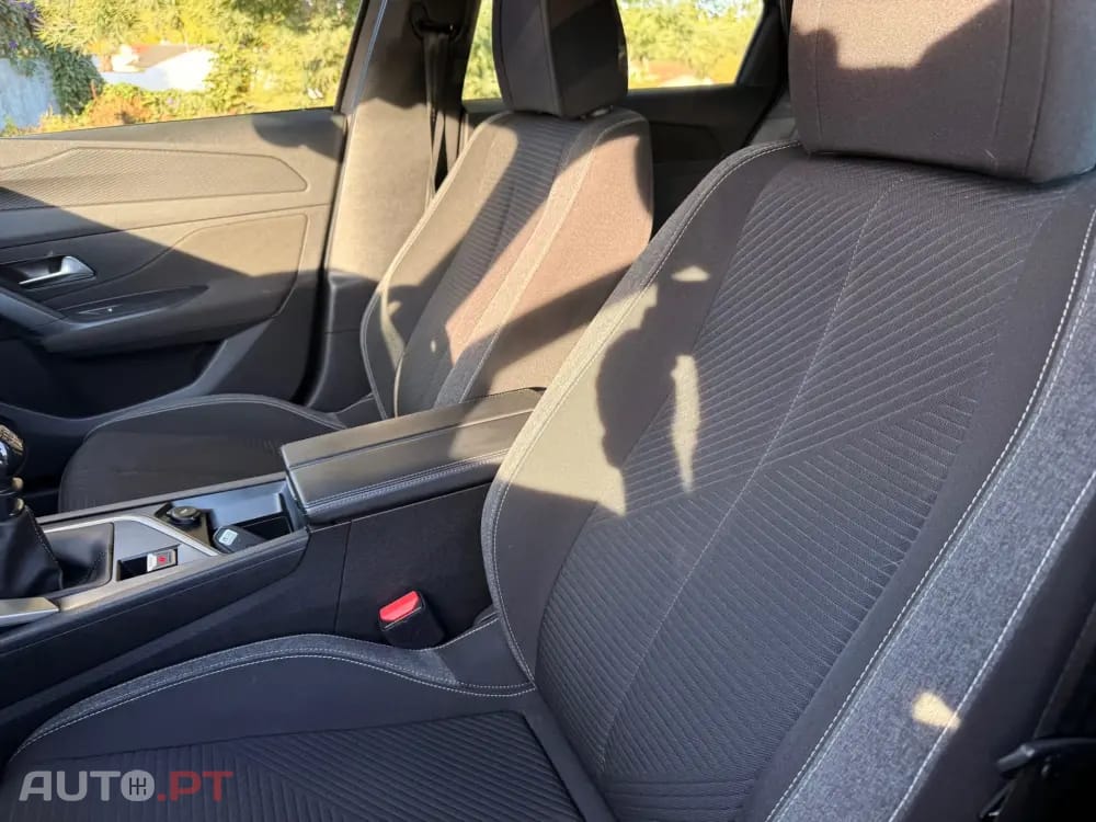 Peugeot 308 SW 1.5 BlueHDi Active Pack — fotografia 15