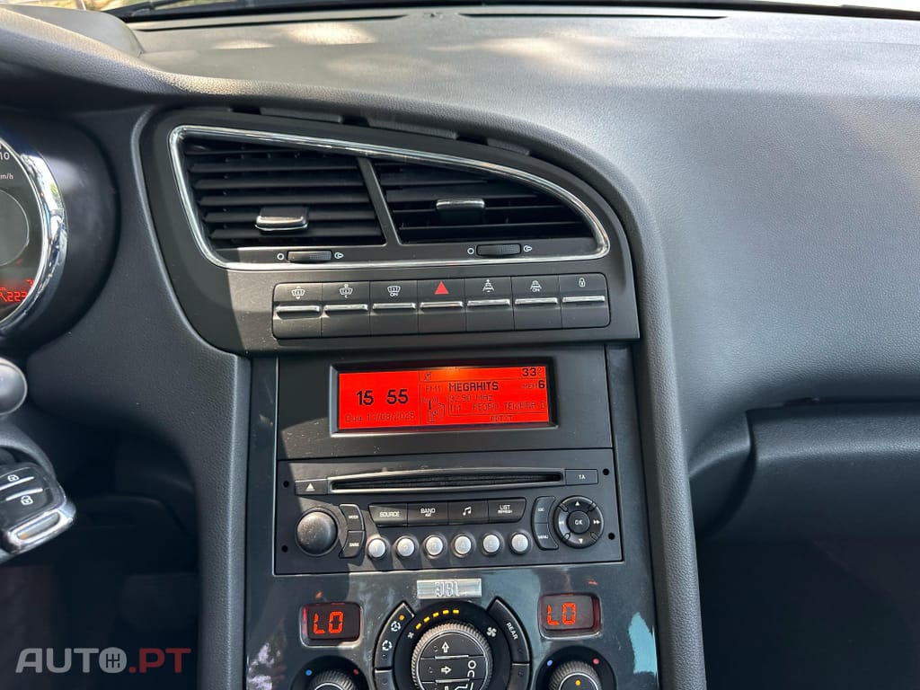 Peugeot 5008 1.6 e-HDi 7L Allure 2-Tronic 113g