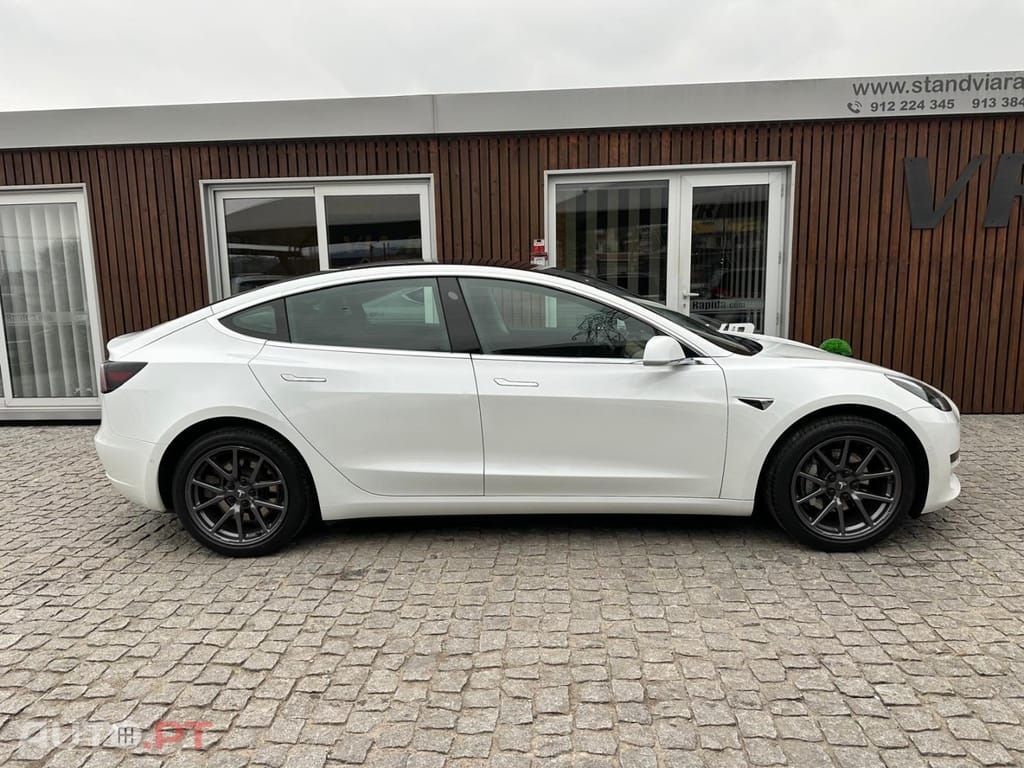 Tesla Model 3 Long-Range RWD