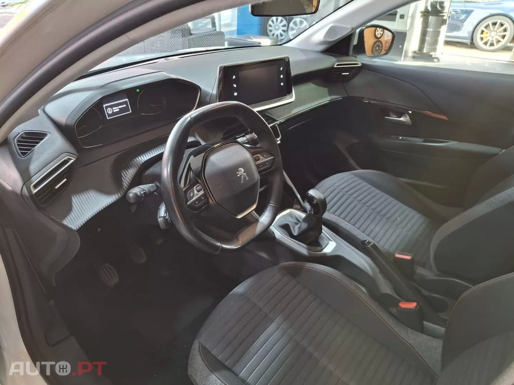 Peugeot 208 1.2 PureTech Like