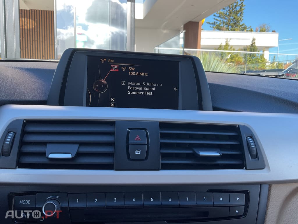 BMW 318 d Touring Line Sport
