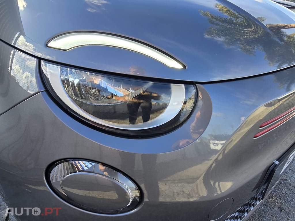 Fiat 500e (RED)
