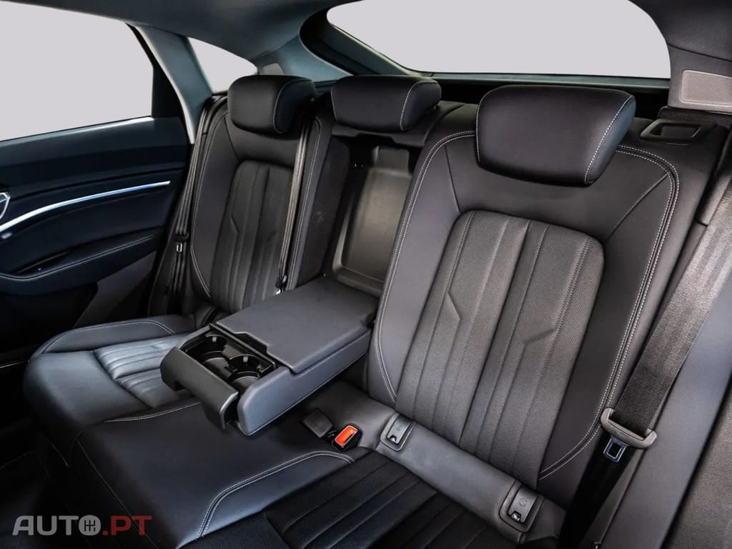 Audi E-Tron I.V.A DEDUTÍVEL 55 S LINE BLACK