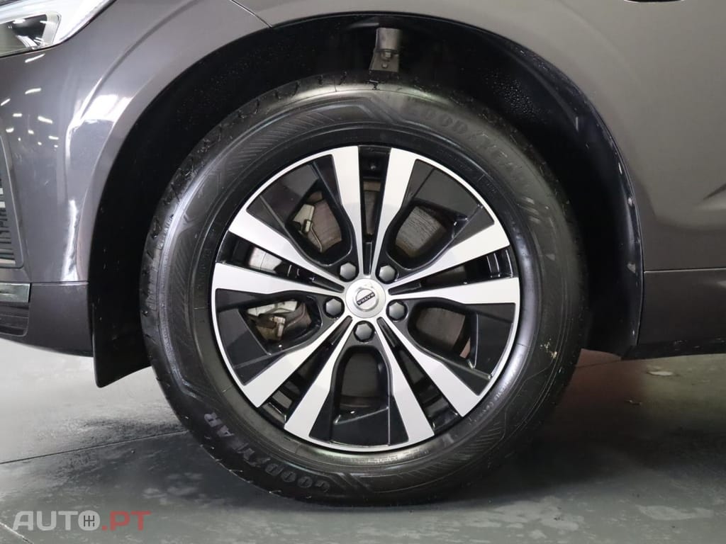 Volvo XC60 2.0 T6  AWD PHEV Core Auto