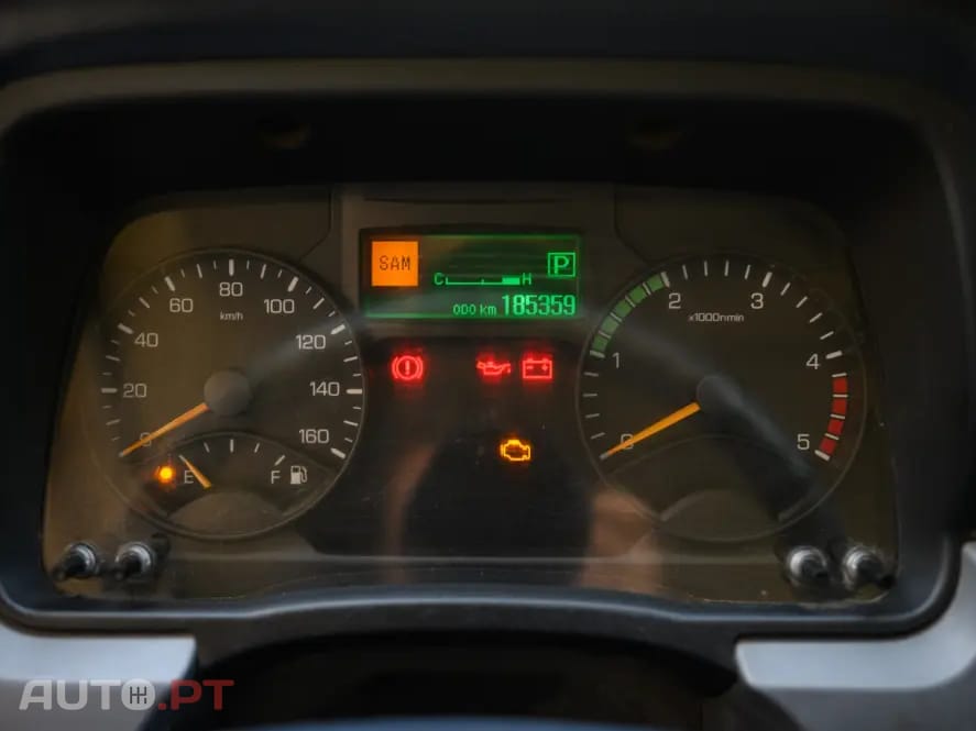 Mitsubishi Canter 3C13 c/ bascula