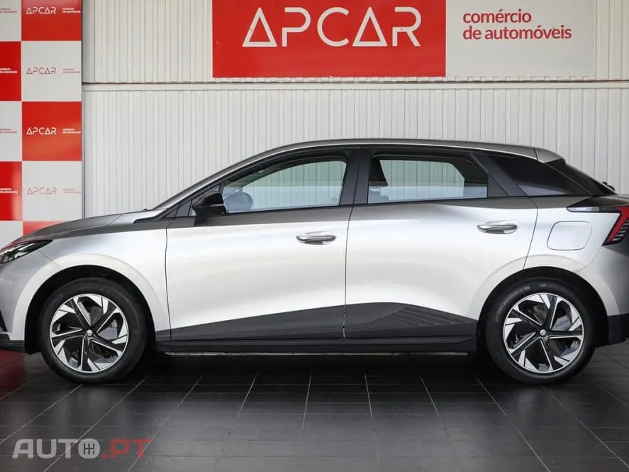 MG MG4 51 kWh Standard