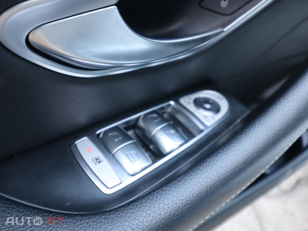 Mercedes-Benz E 300 Bluetec Hybrid Avantgarde