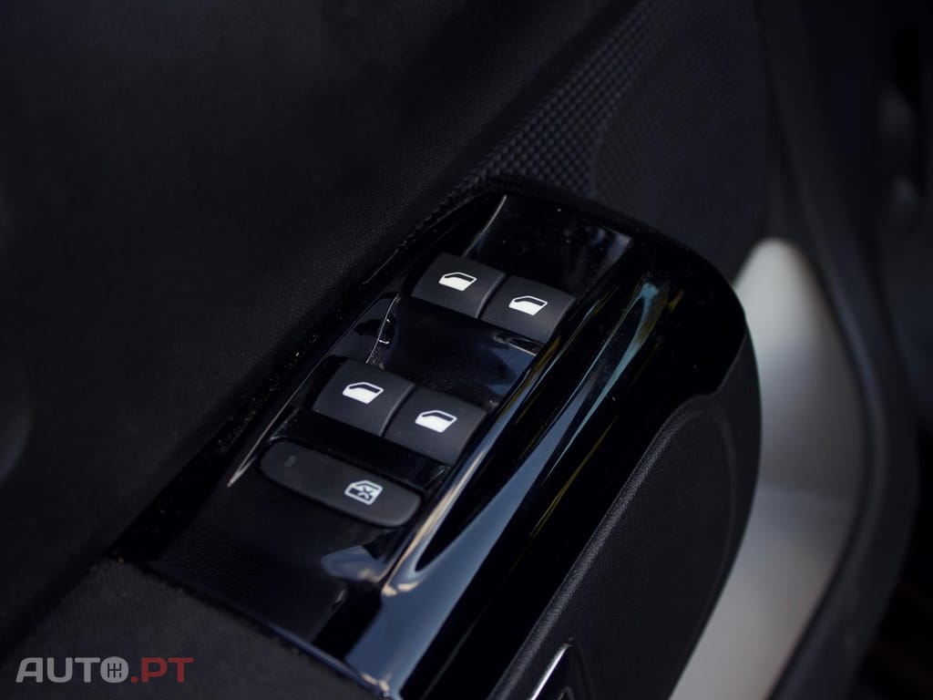 Citroen C3 1.2 PureTech Shine EAT6