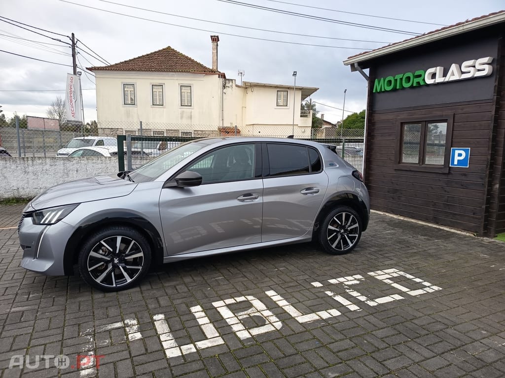 Peugeot E-208 50 kWh GT Pack