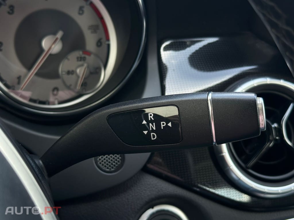 Mercedes-Benz CLA 180 d 7G-DCT Urban