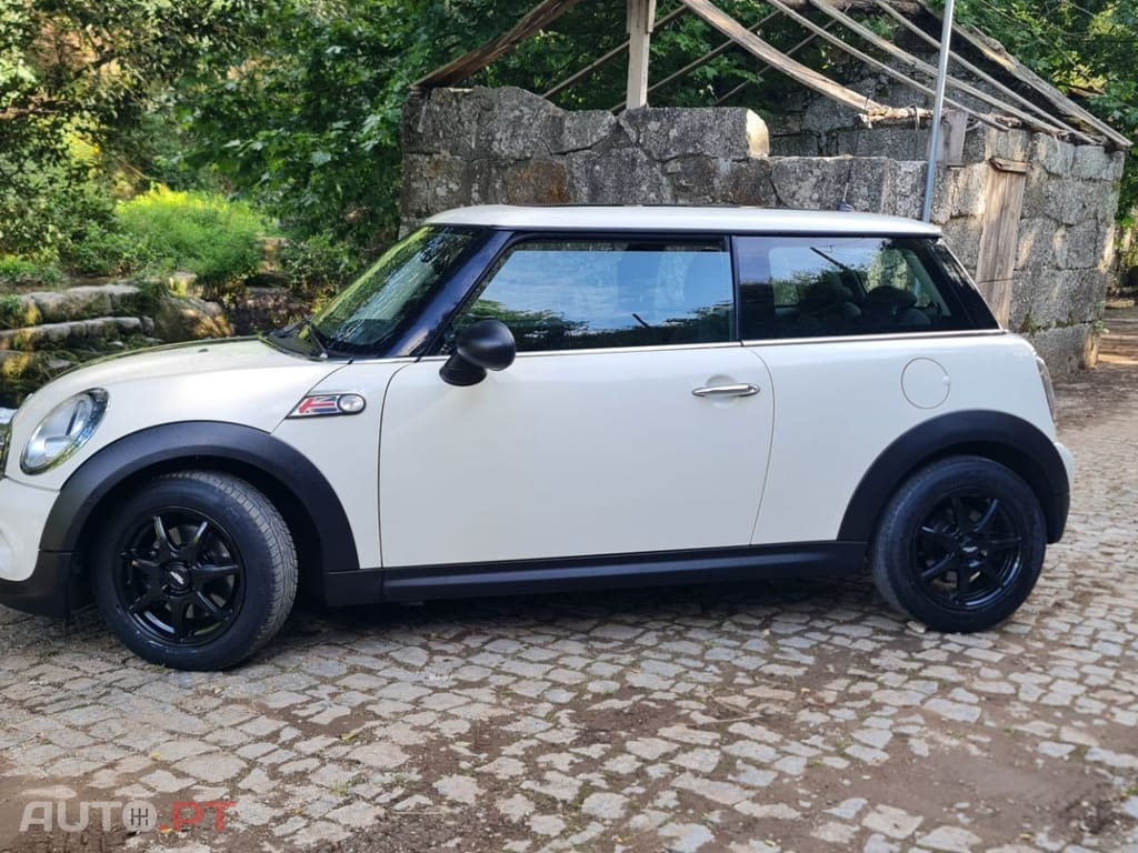 MINI Cooper Cooper D