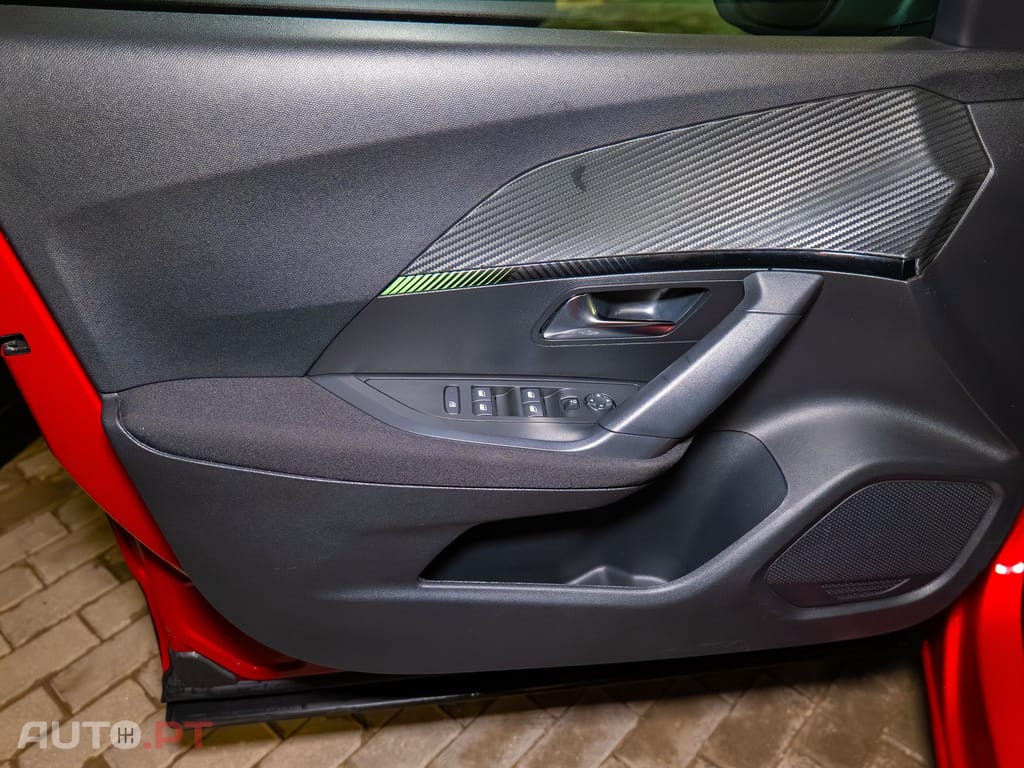 Peugeot 2008 1.2 PureTech Active Pack