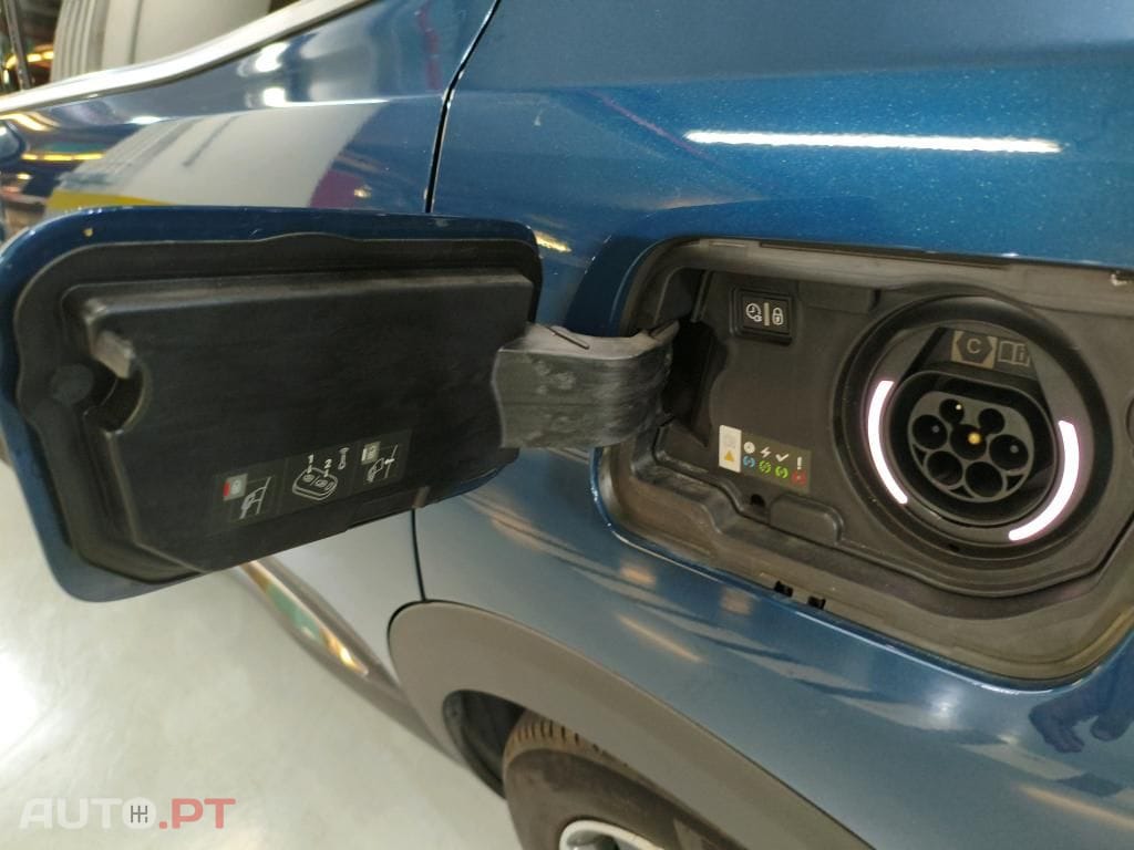 Peugeot 3008 1.6 Hybrid Allure e-EAT8