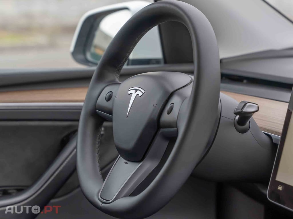 Tesla Model Y Long Range Dual Motor AWD
