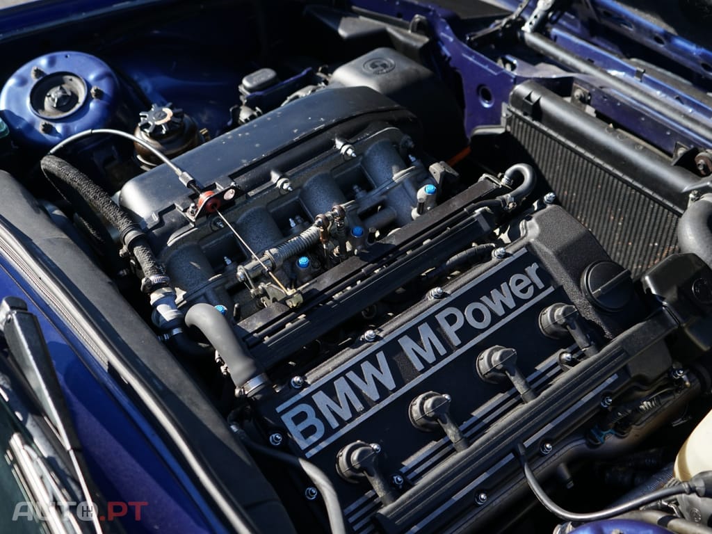 BMW 320 iS
