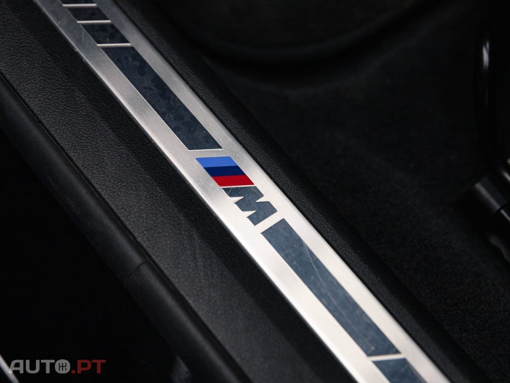 BMW 218 i Pack Desportivo M