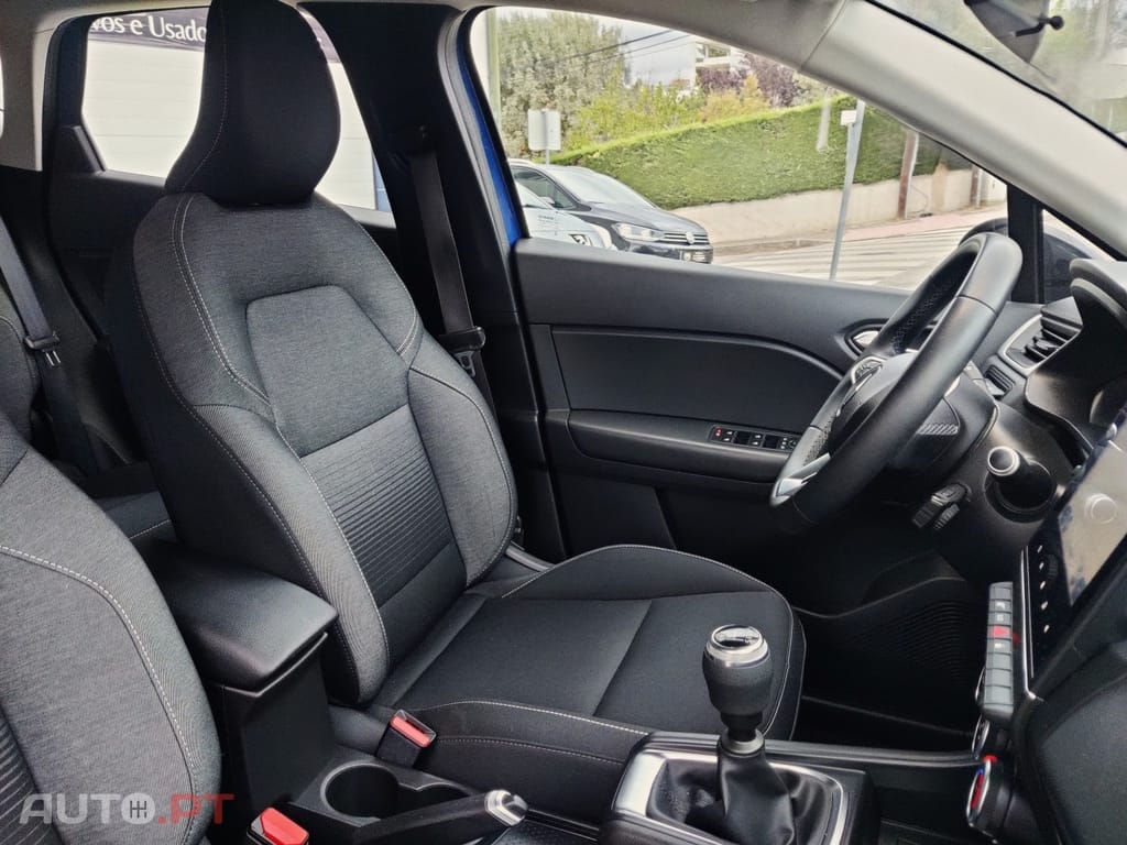 Renault Captur TCe 100 EXPERIENCE