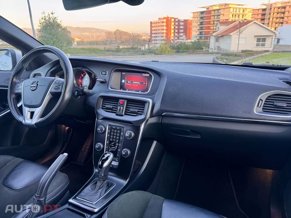 Volvo V40 2.0 D2 R-Design Geartronic