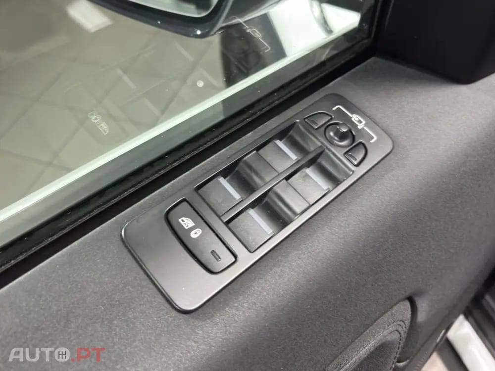 Land Rover Discovery Sport 1.5 I3 P300e AWD R-Dynamic SE