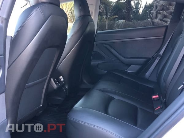 Tesla Model 3 Standard Range Plus RWD