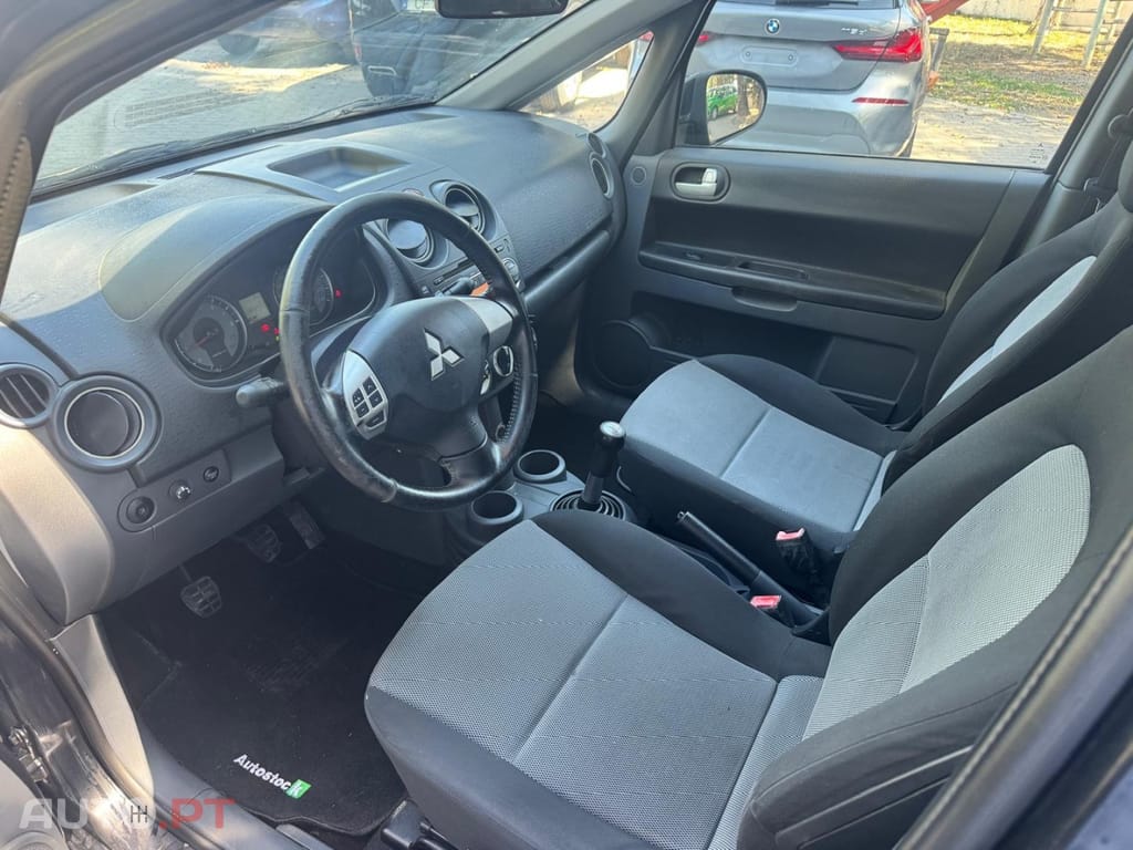 Mitsubishi Colt 1.1 Invite