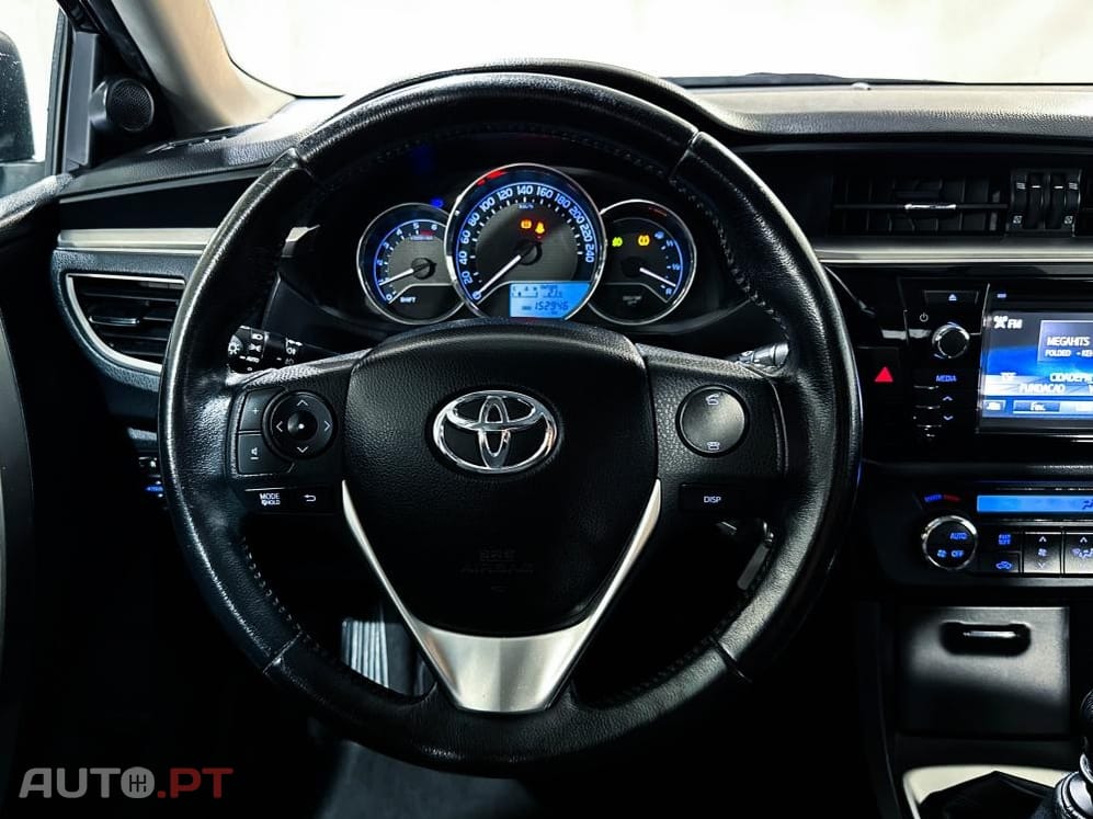 Toyota Corolla 1.4 D-4D Exclusive +Navi MM