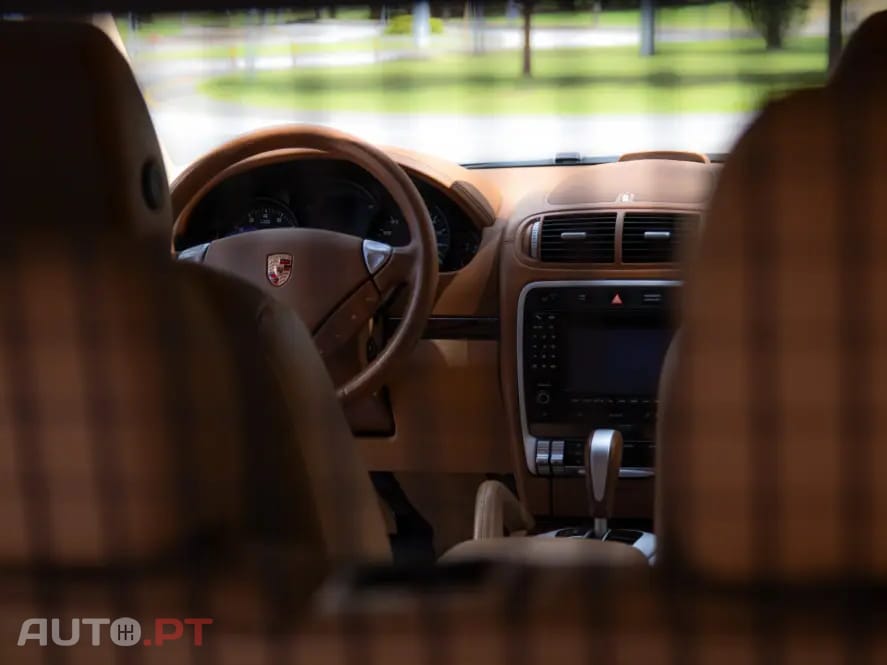 Porsche Cayenne Tiptronic