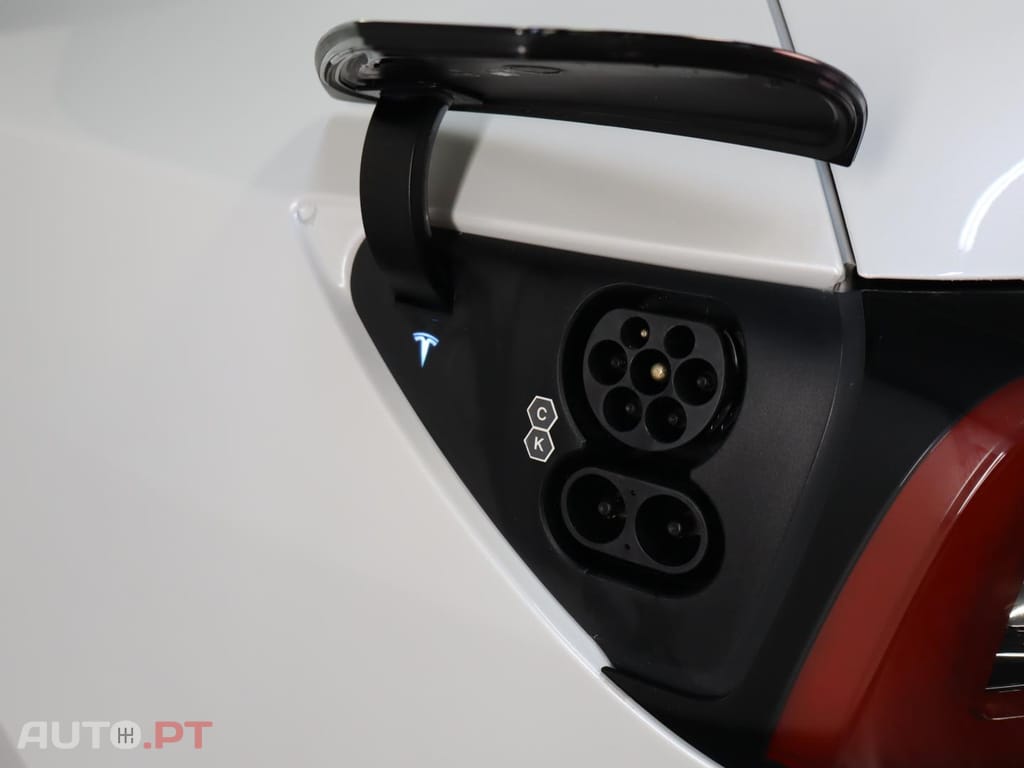 Tesla Model Y Performance Dual Motor AWD