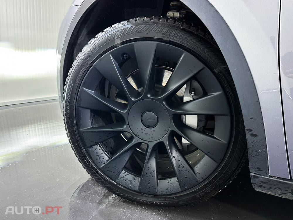 Tesla Model Y Long Range Dual Motor AWD