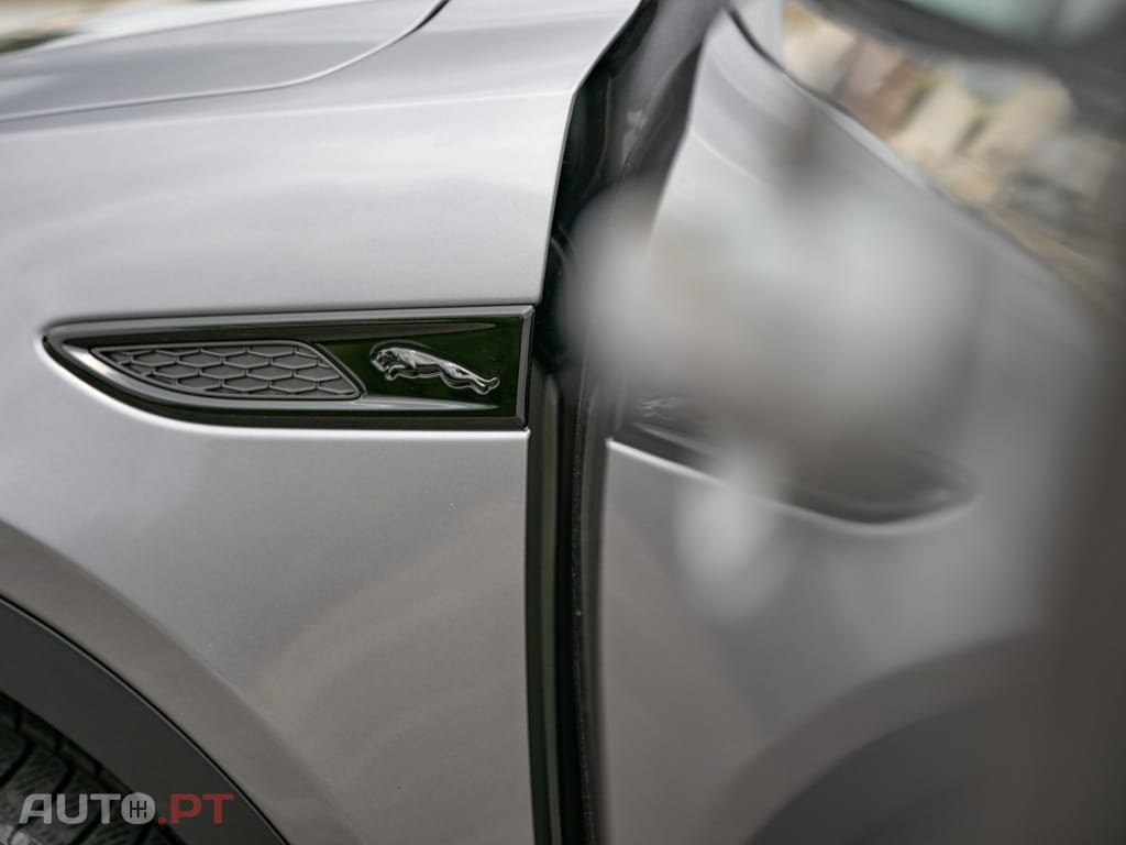 Jaguar E-Pace 1.5 P300e R-Dynamic SE AWD Aut.