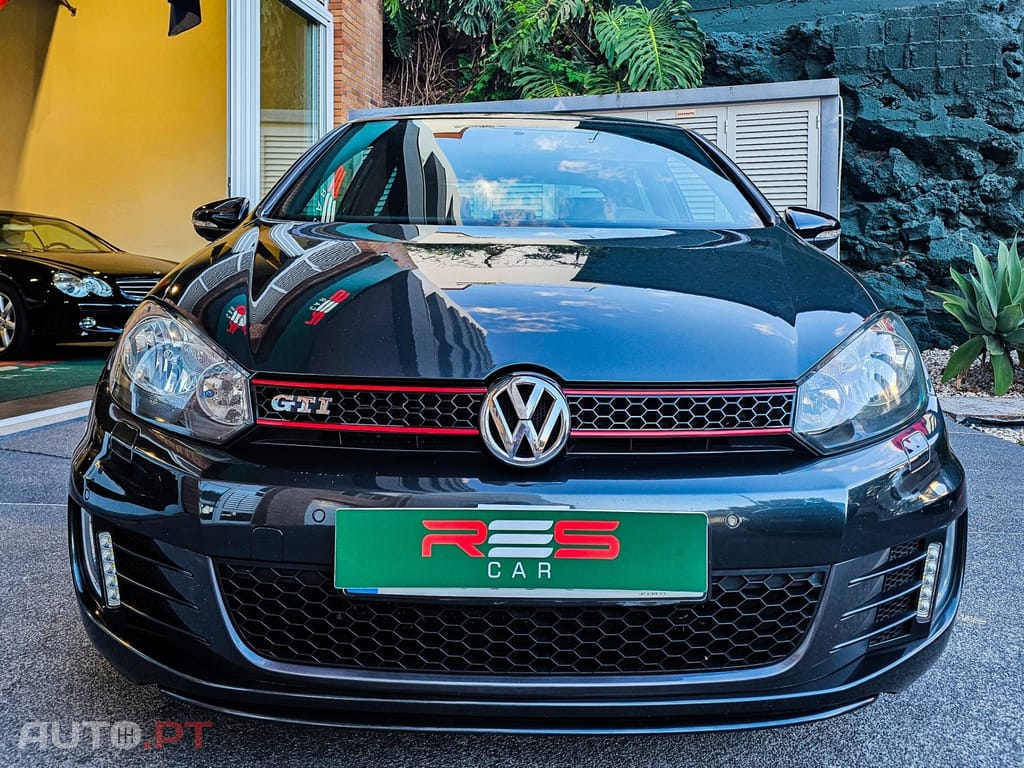 Volkswagen Golf 2.0 TSI GTI DSG — fotografia 2