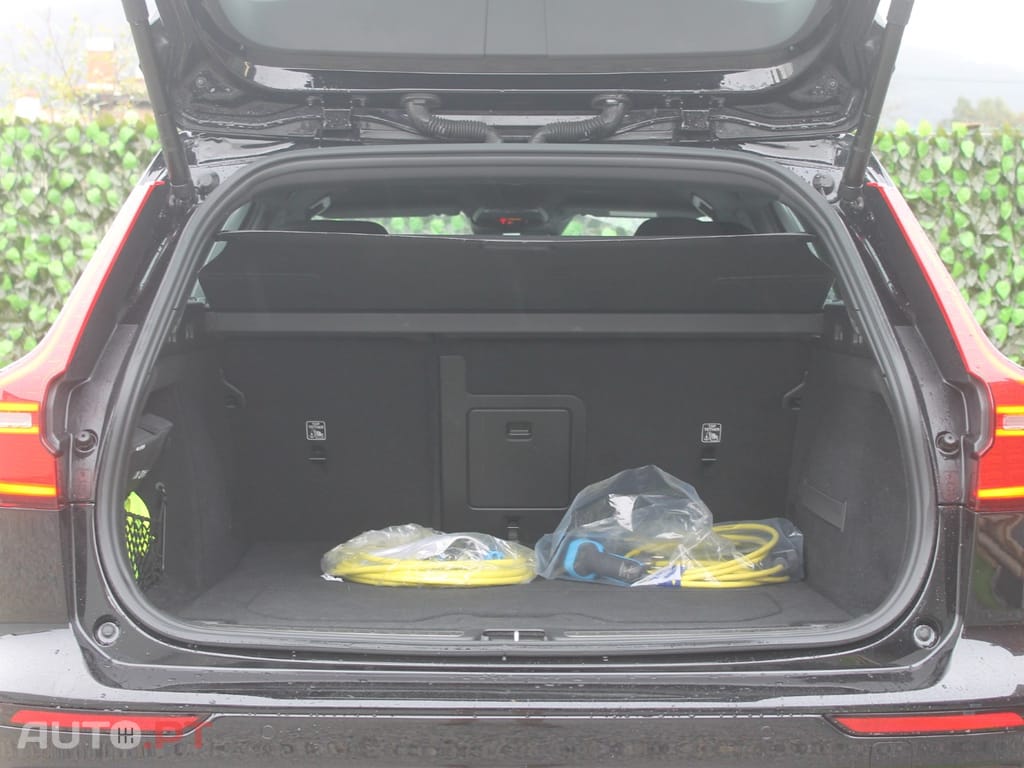 Volvo V60 2.0 T8 AWD TE R-Design