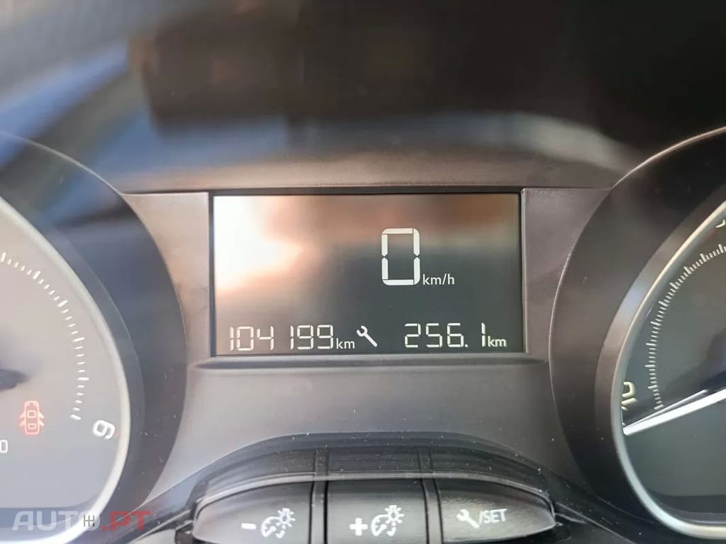 Peugeot 208 1.5 BlueHDi Signature