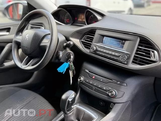 Peugeot 308 1.2 VTi Access
