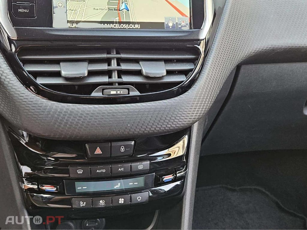 Peugeot 2008 1.2 VTi Allure