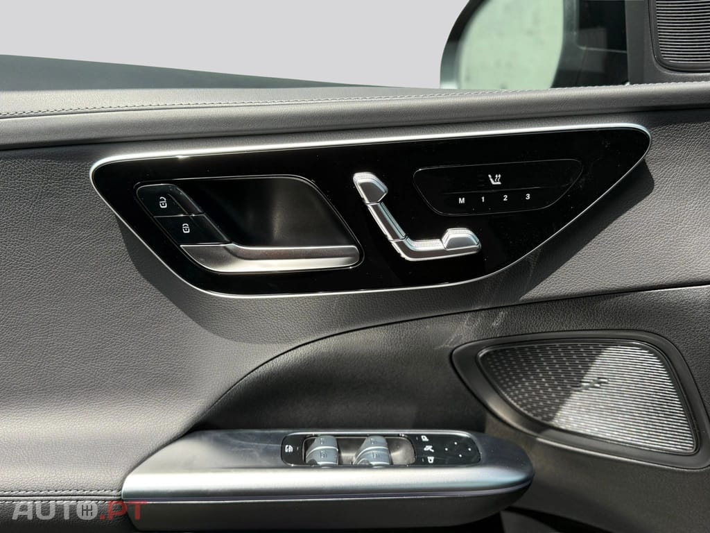 Mercedes-Benz C 300 de AMG Line I.V.A DEDUTIVEL 