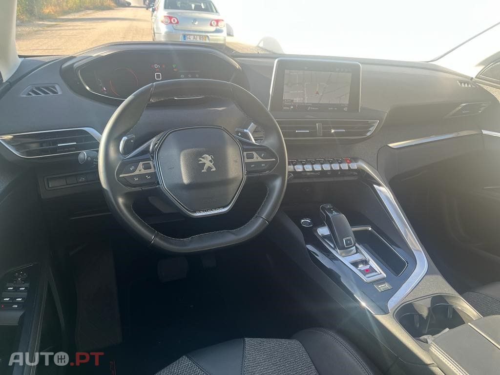 Peugeot 5008 1.5 BlueHDi Allure EAT8